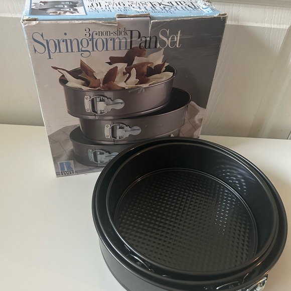 Robinson Design Group 3 non-stick springform pan set 8.5", 9.5" and 10" pan New - Picture 3 of 4